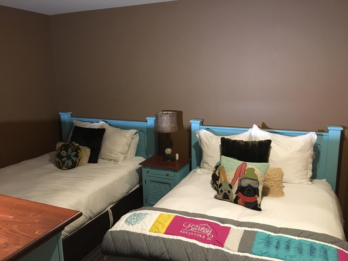 Boyne Mountain Creekside Condo Boyne Falls Экстерьер фото